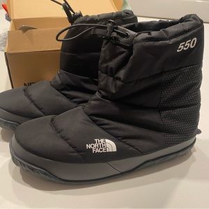 New in box The North Face 550 boots for women size 10